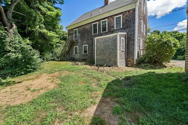 Halifax, MA 02338,76 &76a Elm Street