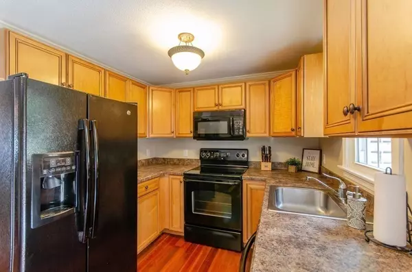 Agawam, MA 01001,64 Corey Colonial #64