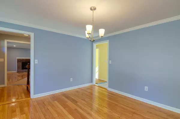 Nashua, NH 03062,5 Thoreau Dr