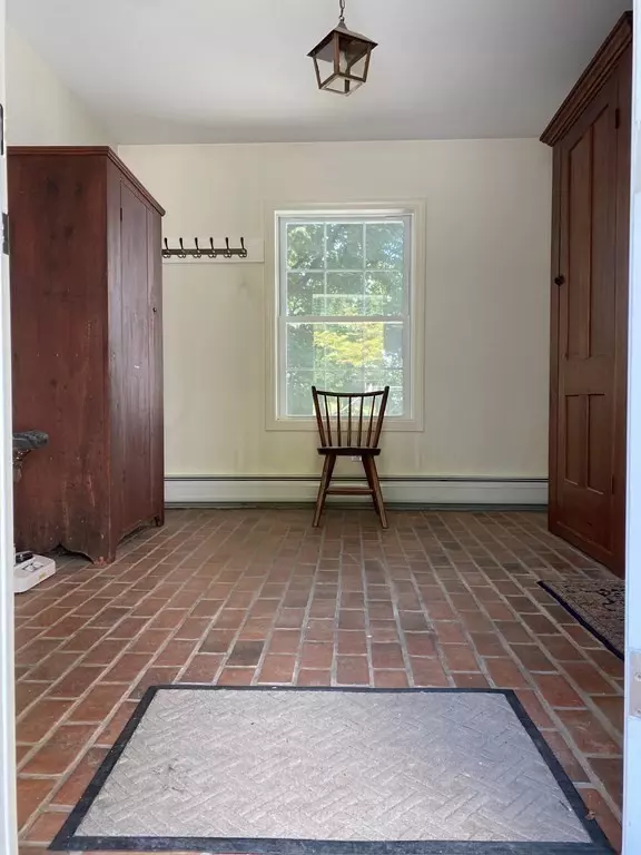 Deerfield, MA 01342,4 Pleasant Avenue