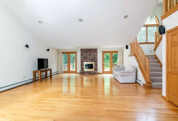 Bourne, MA 02562,29 Ocean Pines Dr