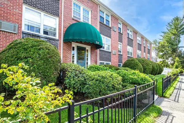 210 Hillside Ave #32, Needham, MA 02494