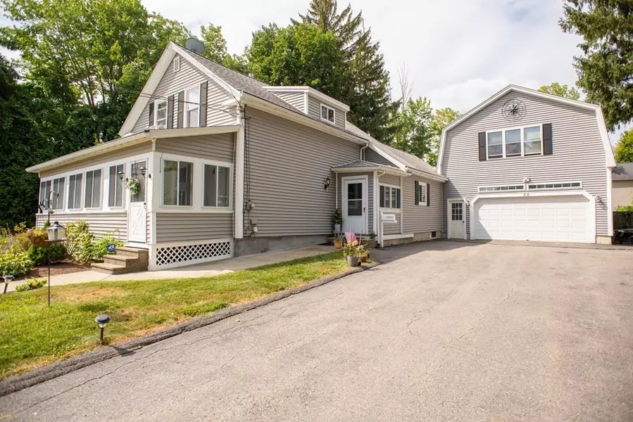 56 Greeley St, Clinton, MA 01510