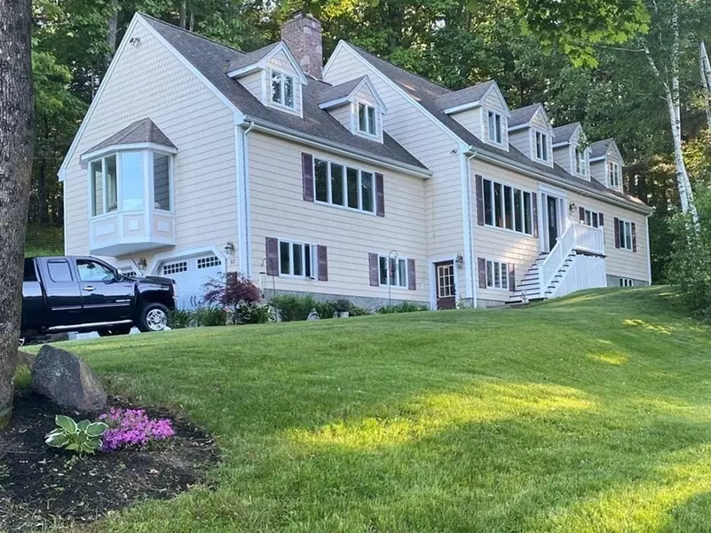 83 Center St, Andover, MA 01810