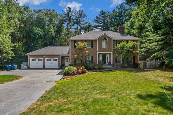 9 Woodside Cir, Sturbridge, MA 01566