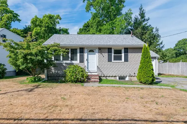 494 S Franklin St, Holbrook, MA 02343