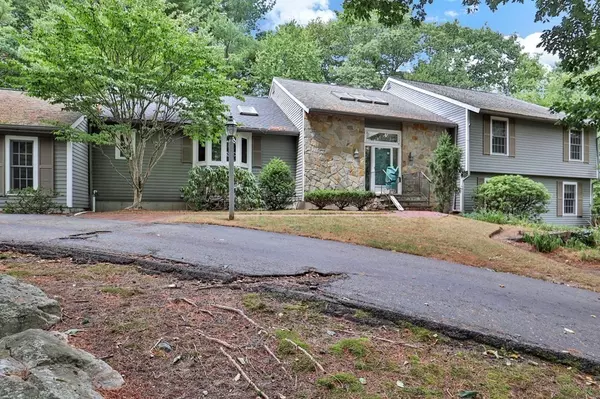 8 Pleasant Heights Drive, Easton, MA 02356