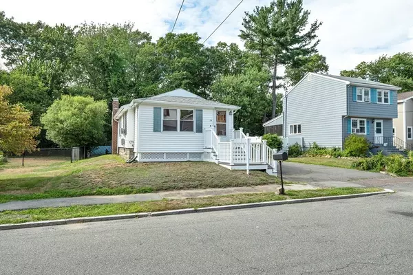 15 Line Rd, Reading, MA 01867