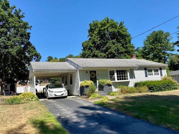 82 Bigelow Rd, Lancaster, MA 01523