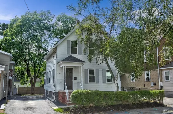 396 1/2 Washington St, Taunton, MA 02780