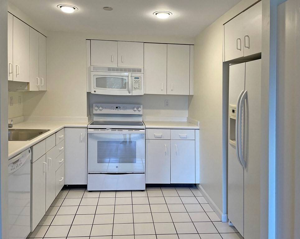 Cambridge, MA 02142,10 Rogers #407