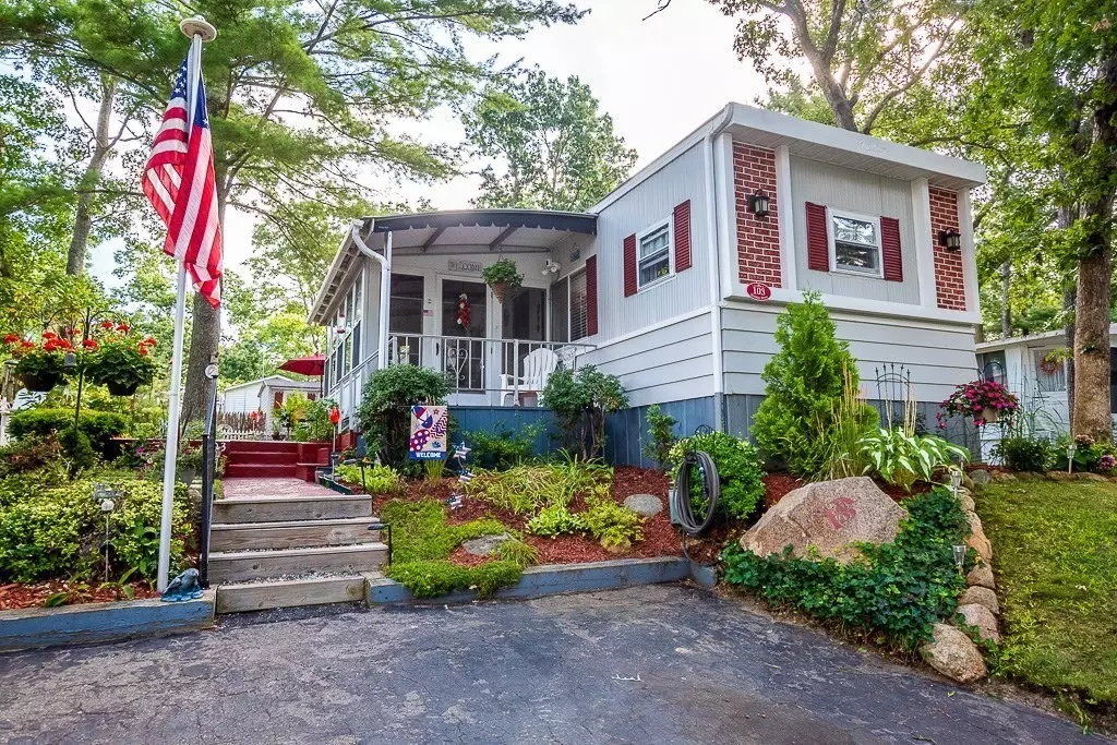 Wareham, MA 02576,103 Holiday Drive