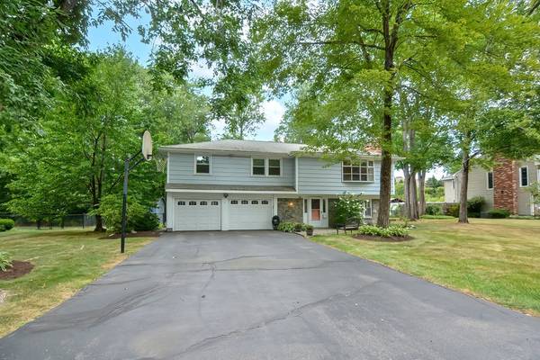 48 Angelica Dr, Framingham, MA 01701