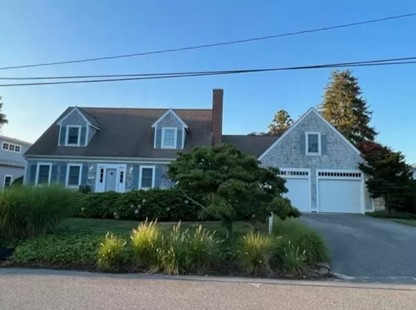 23 Mariners Lane, Falmouth, MA 02540