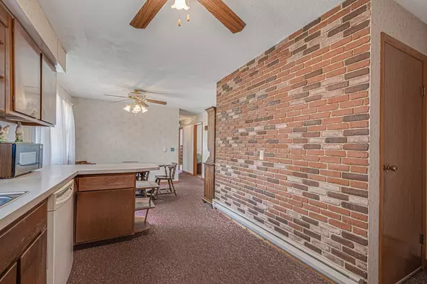 Pittsfield, MA 01201,184 Doreen St