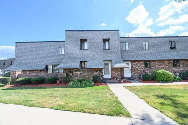 121 Beekman Dr #121, Agawam, MA 01001