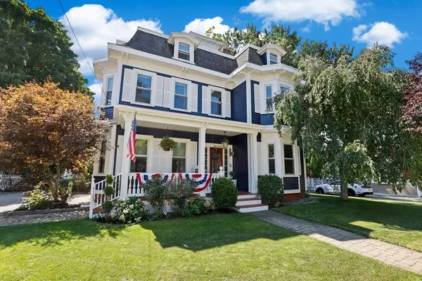 24 Lake Ave, Woburn, MA 01801