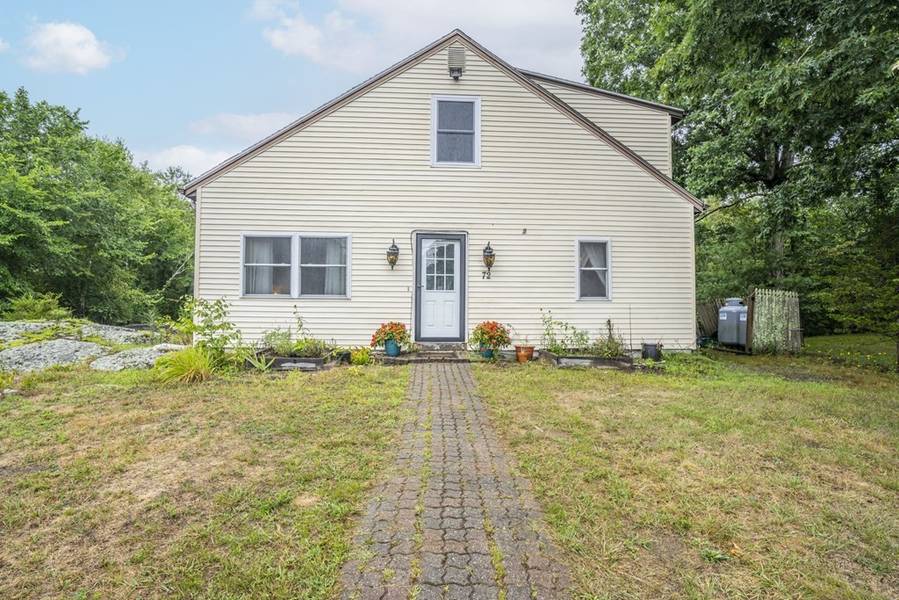 72 Winthrop St, Rehoboth, MA 02769