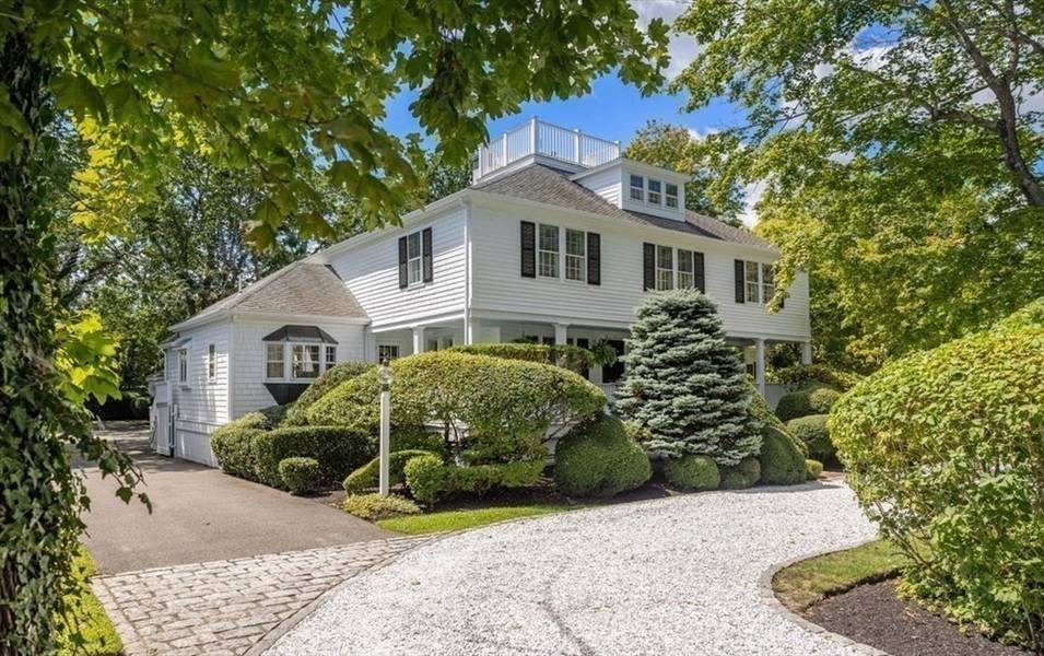 311 Powder Point Avenue, Duxbury, MA 02332