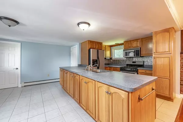 Southampton, MA 01073,9 Maple St