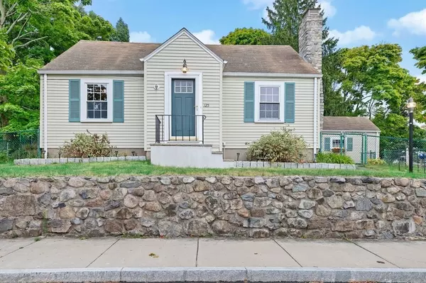 125 Pine Grove Ave, Lynn, MA 01904