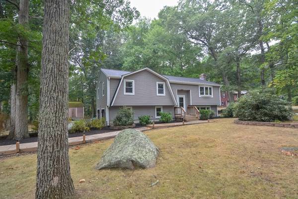 41 Neck Hill Rd, Mendon, MA 01756