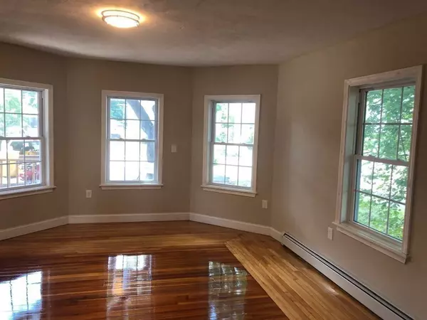 Webster, MA 01570,5 5th Ave