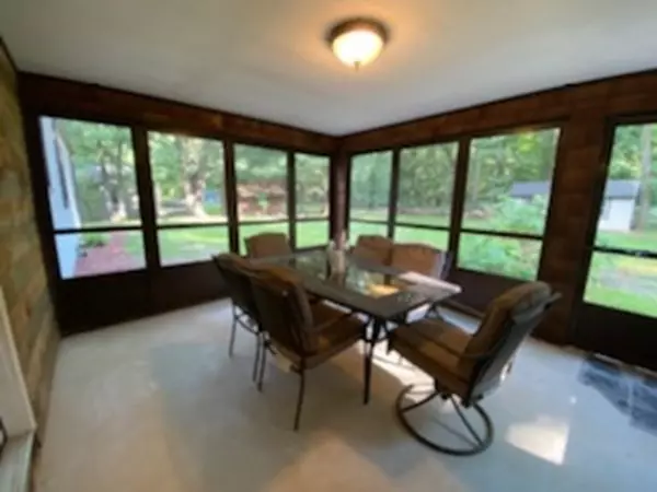 Agawam, MA 01001,88 Doane Ave