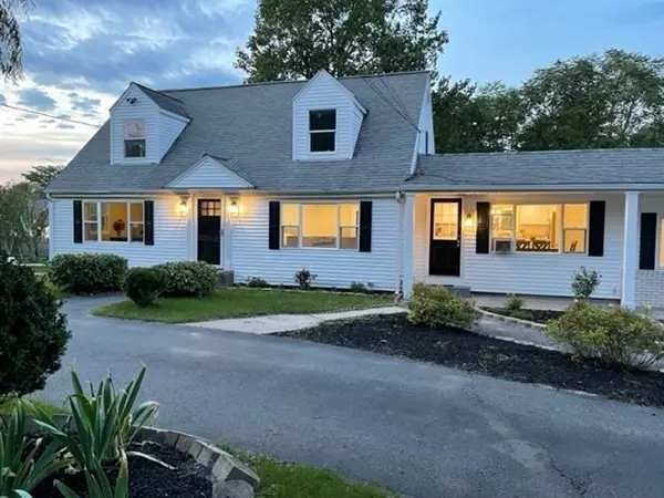 66 Messenger St, Plainville, MA 02762