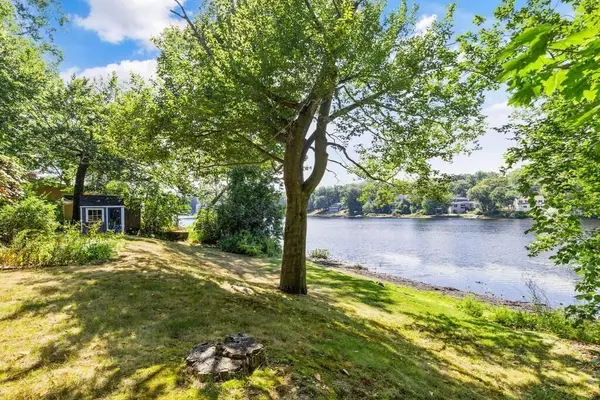 Hamilton, MA 01982,162 Gregory Island Road