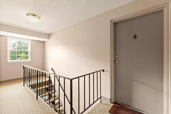 Abington, MA 02351,1 Kingswood Dr #10