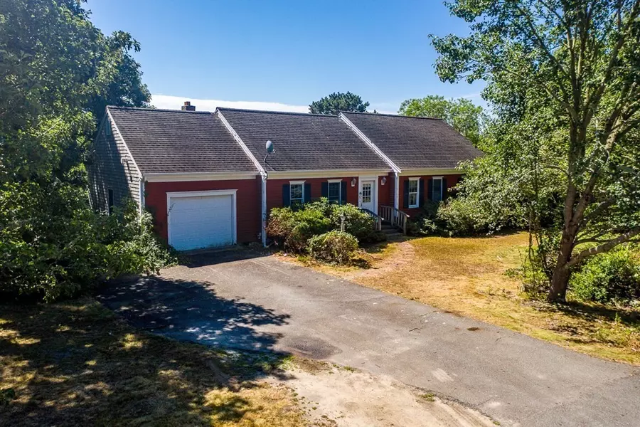 5 Locust Grove Rd, Harwich, MA 02645