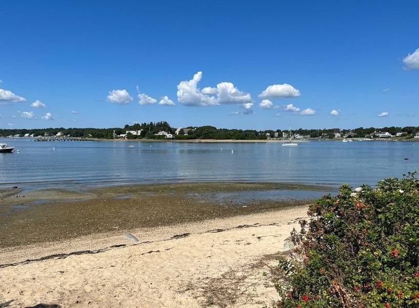 15 Bay Dr, Bourne, MA 02532