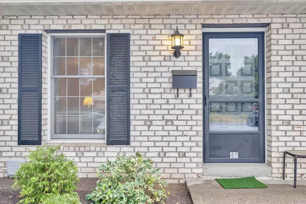 Agawam, MA 01001,40 Corey Colonial #40