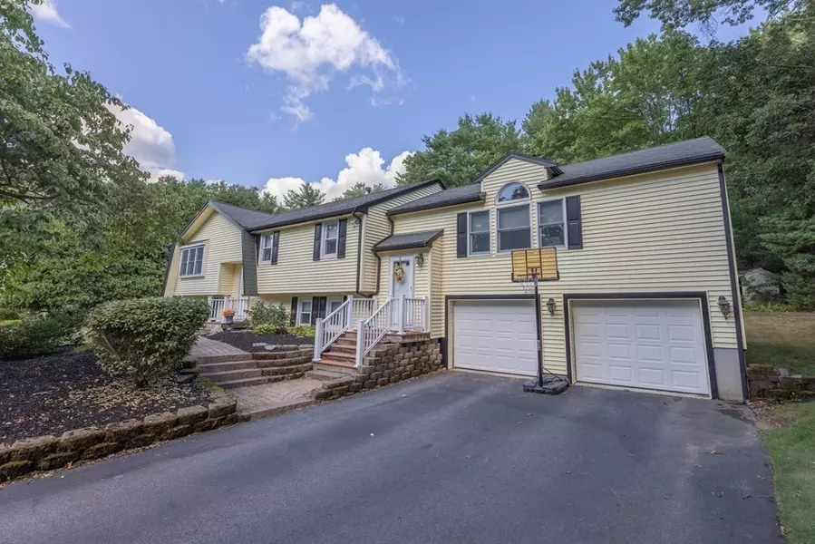 105 Bayberry Circle, Bridgewater, MA 02324