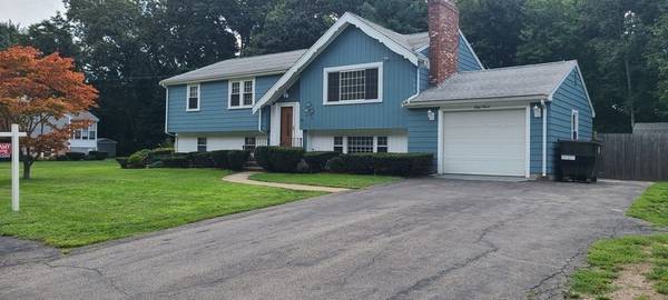 67 Green Acres Dr, Whitman, MA 02382