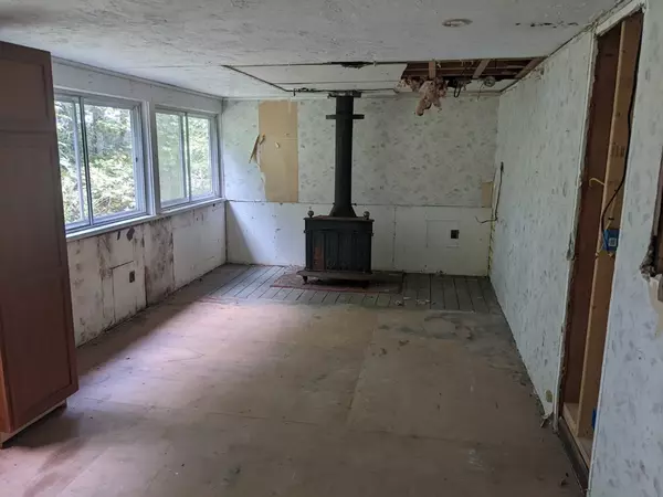 Wareham, MA 02532,4 Leisure Ln