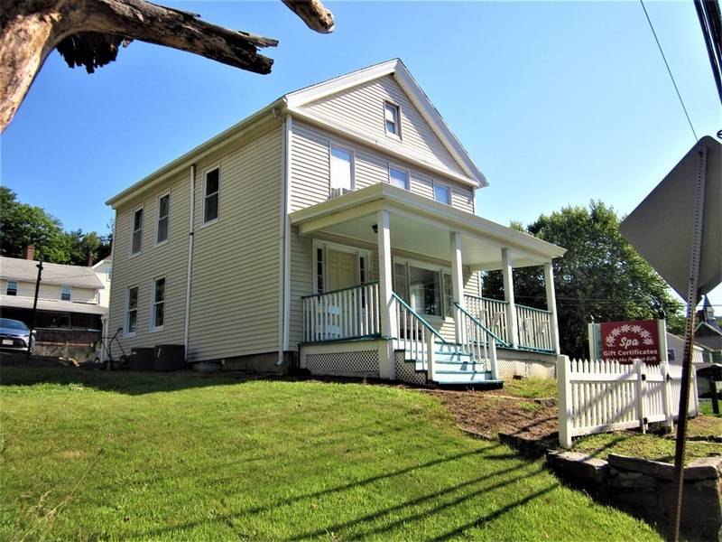 598 Main St, Sturbridge, MA 01518