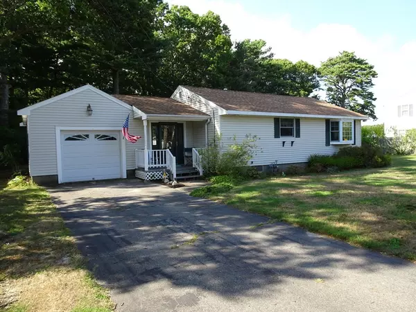 8 Stephen Ave, Wareham, MA 02571