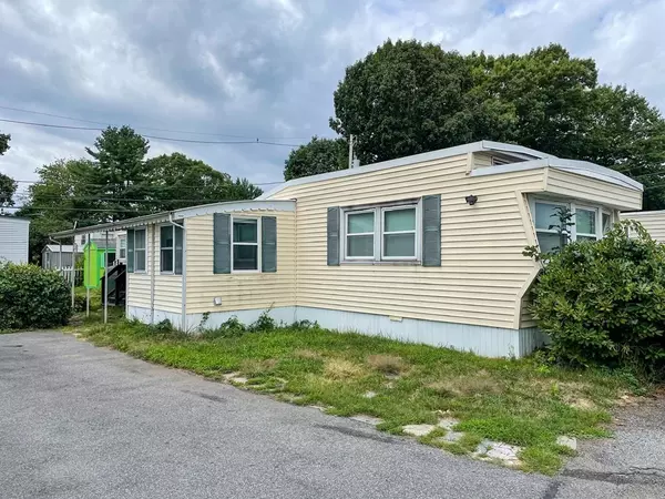 Peabody, MA 01960,261 Newbury St #35B