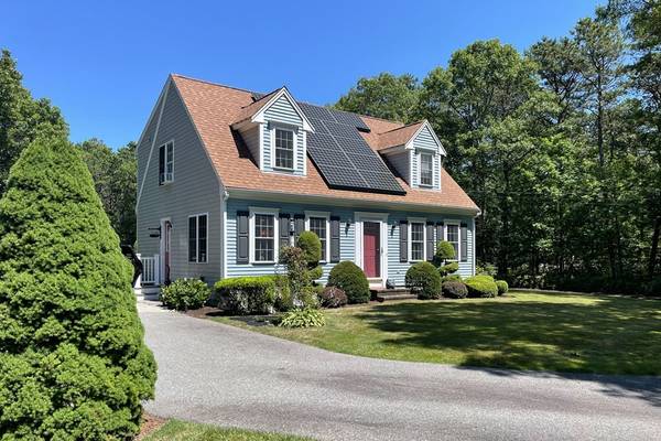 123 Ashumet Rd, Mashpee, MA 02649