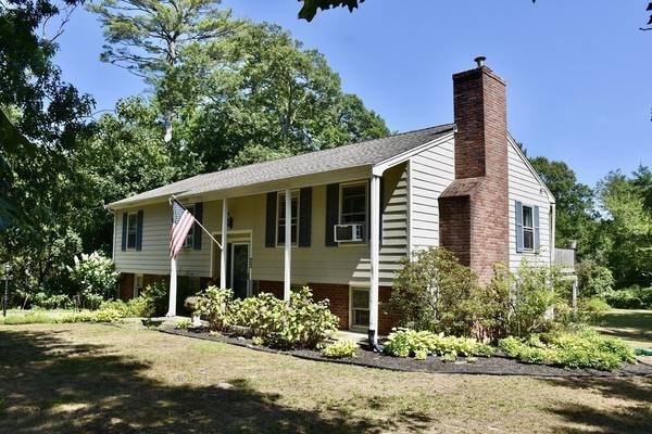 23 Inland Rd, Marion, MA 02738