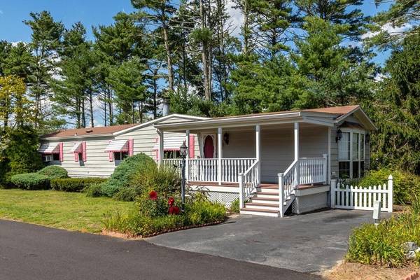 21 Presidents Way, Carver, MA 02330