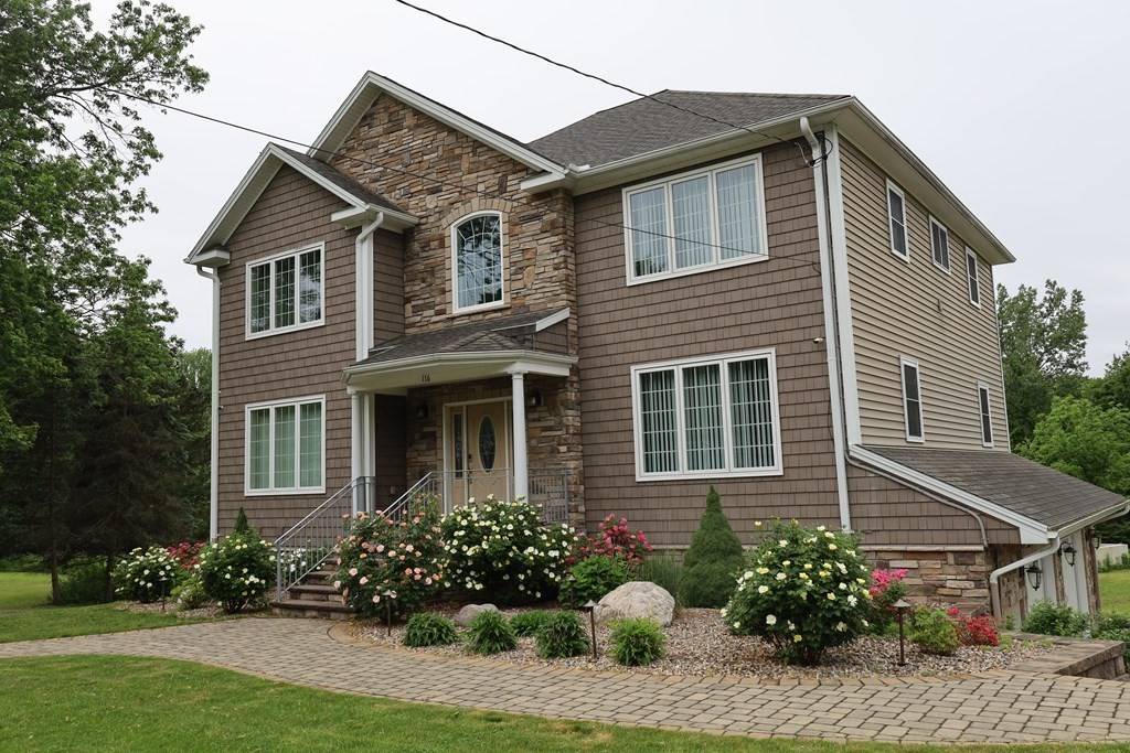 116 Adams St, Agawam, MA 01001