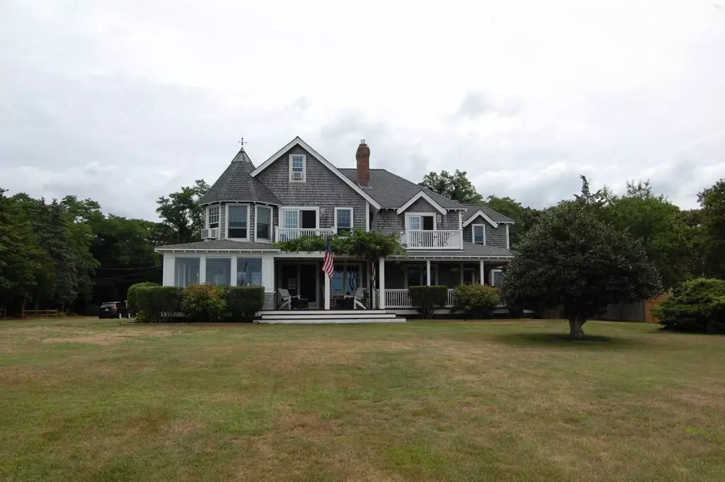 Oak Bluffs, MA 02557,4 Troy Street