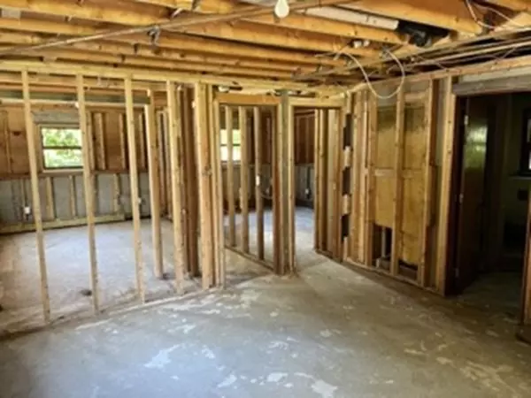 Belchertown, MA 01007,128 Boardman St