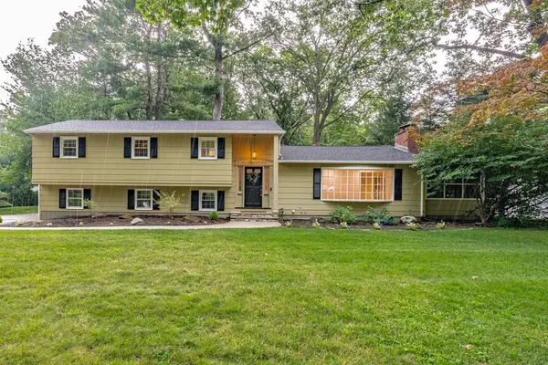 6 Longfellow Rd, Holyoke, MA 01040
