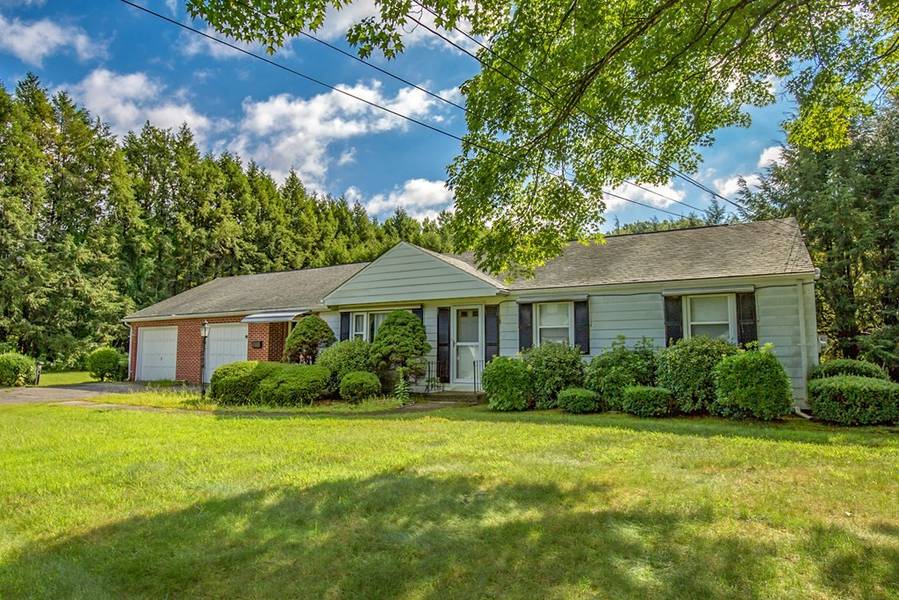 24 Hunting Rd, East Longmeadow, MA 01028