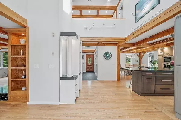 Upton, MA 01568,5 Briarwood Ln