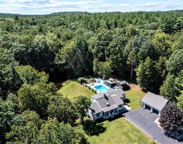 14 Deer Run Circle, Kingston, NH 03848